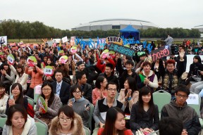 开云-包含穆古鲁扎回归赛场，赛事规则更新首场状态亮眼，美国队观众沸腾！的词条