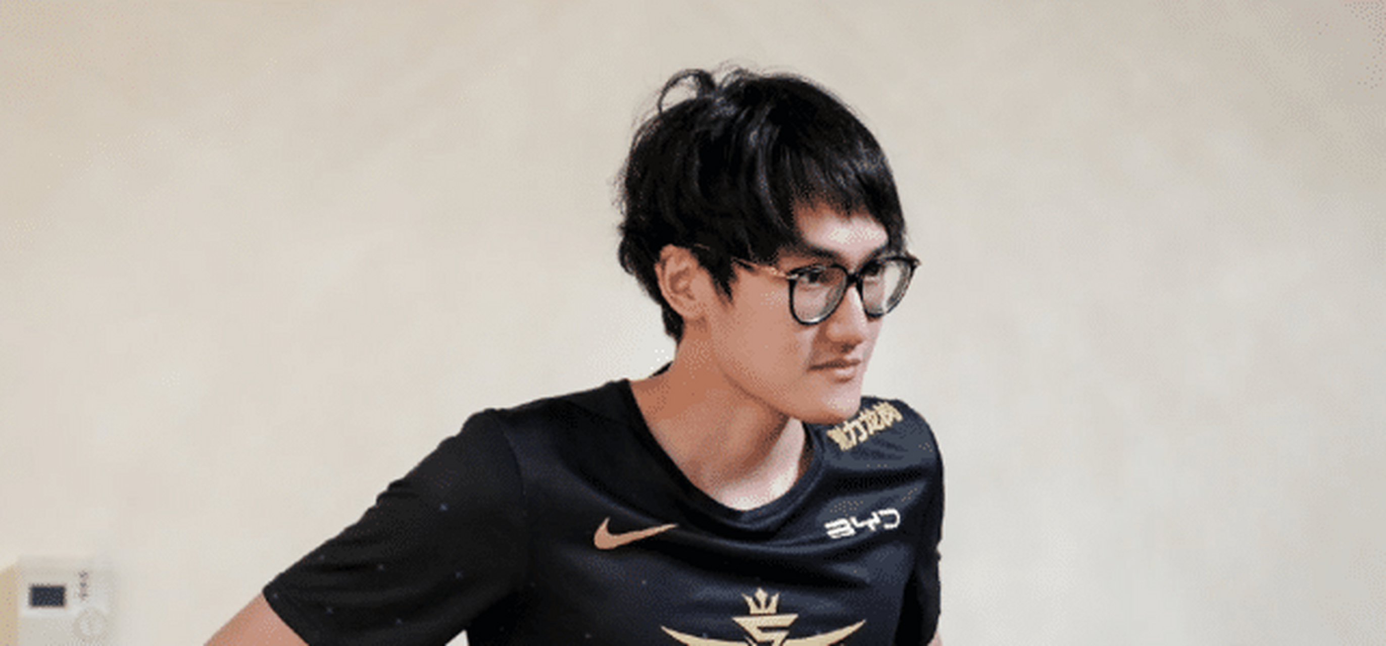 包含Karsa连续十二场比赛得分超过逆转，TES挑战极限！的词条